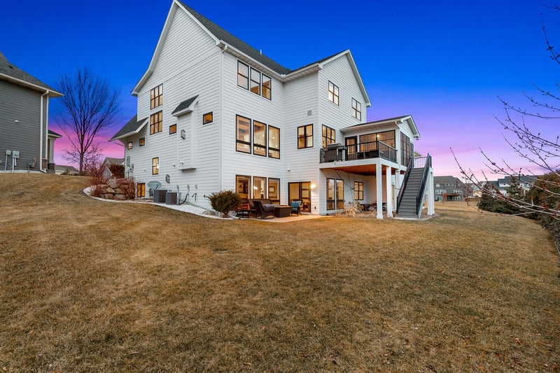 5650 Comstock Ln N, Plymouth, MN 55446