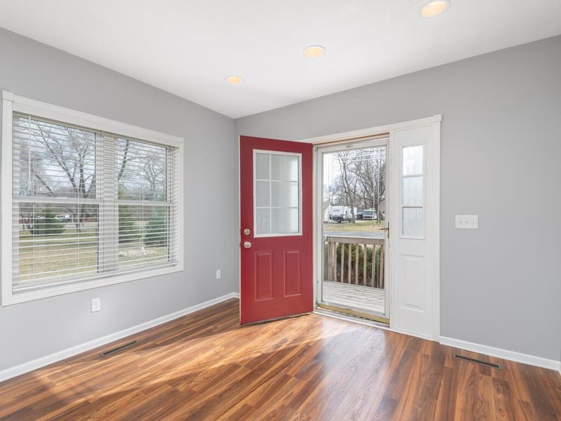 23370 Falls Ave, Warsaw, MN 55087