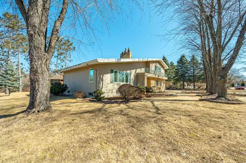 624 5th St SW, Chisholm, MN 55719