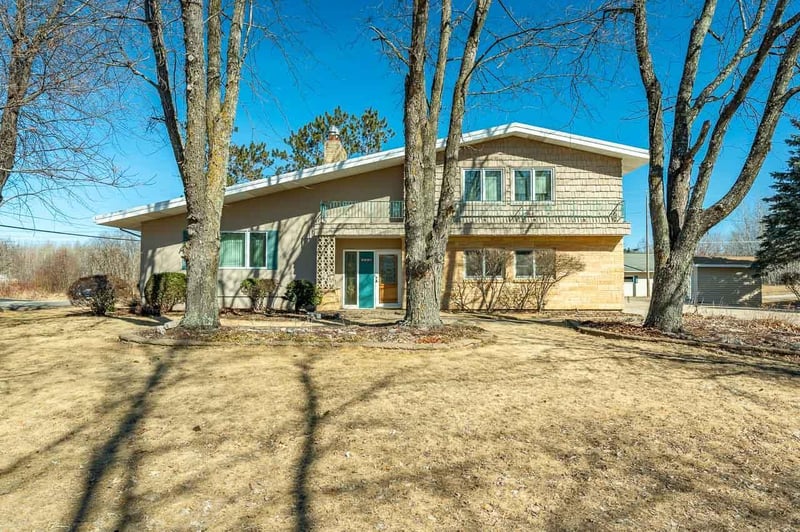 624 5th St SW, Chisholm, MN 55719