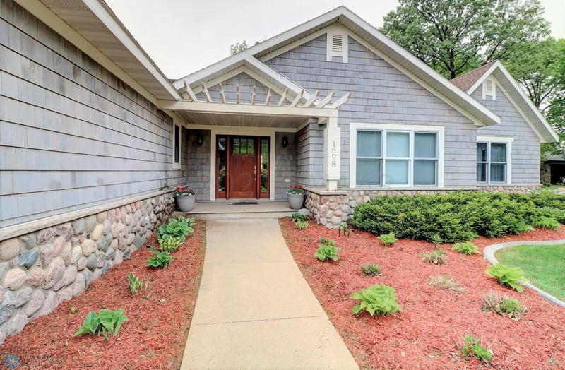 1698 East Shore Dr, Detroit Lakes, MN 56501
