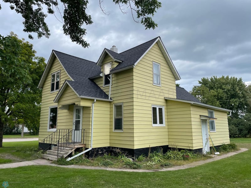 214 Lincoln Ave NW, Twin Valley, MN 56584