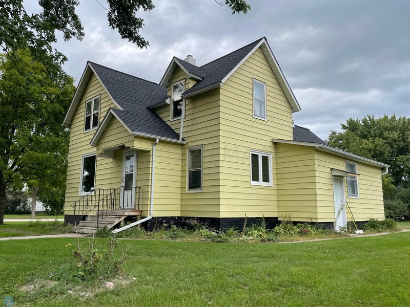 214 Lincoln Ave NW, Twin Valley, MN 56584