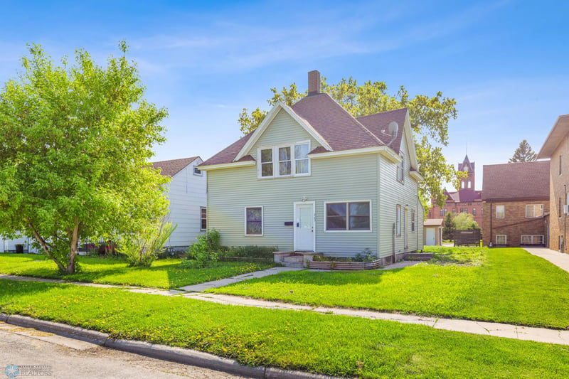 205 2nd St E, Ada, MN 56510
