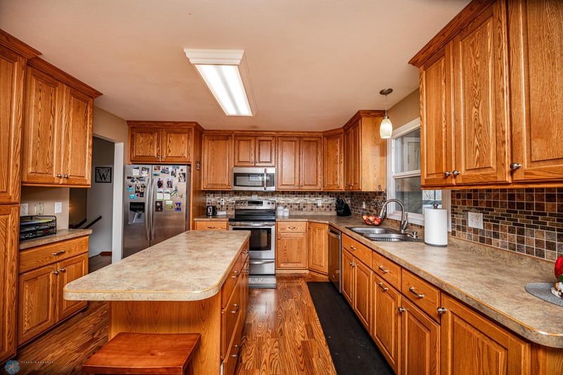 202 Memorial Dr, Twin Valley, MN 56584