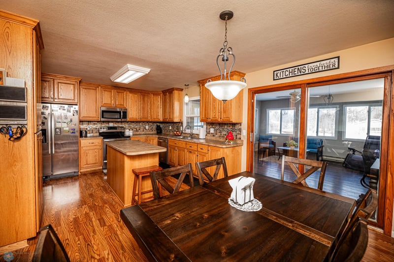202 Memorial Dr, Twin Valley, MN 56584