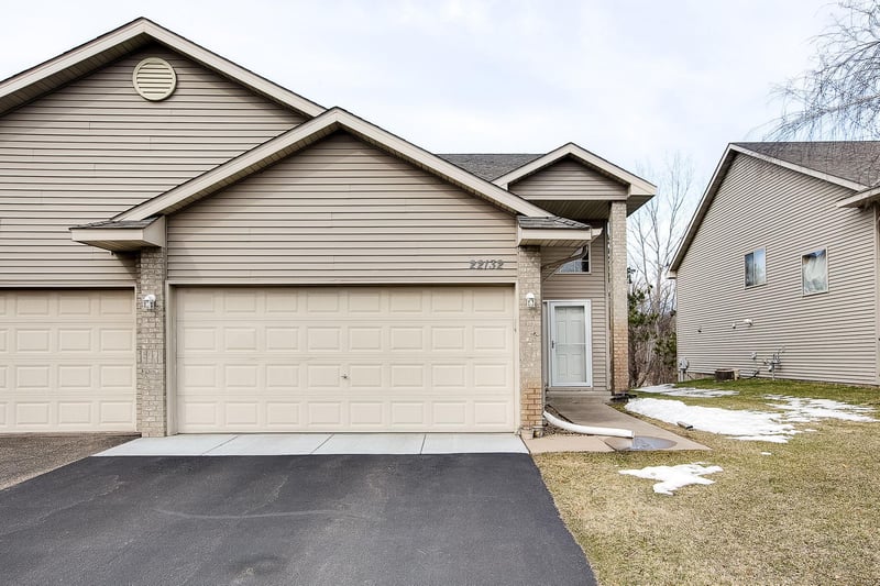 22132 Zion Pw, Oak Grove, MN 55011