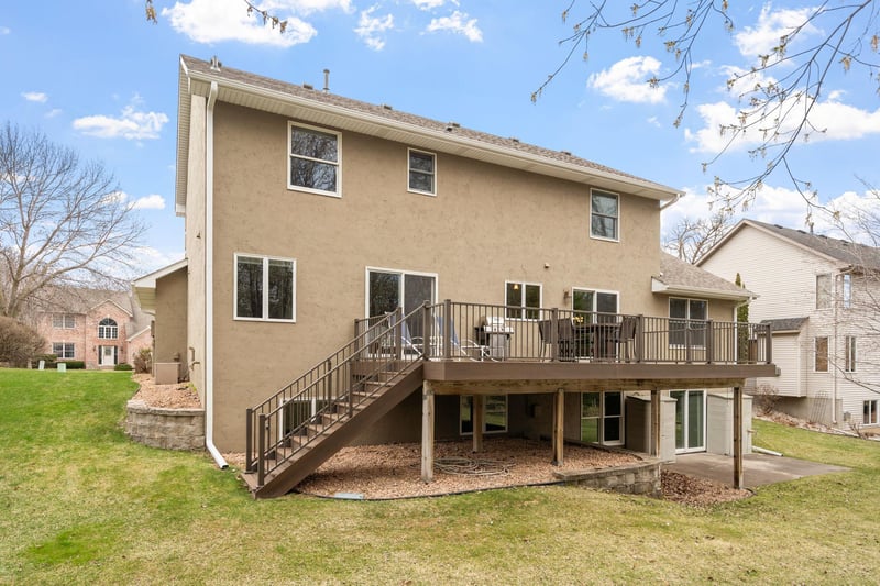 2670 Barclay St N, Maplewood, MN 55109