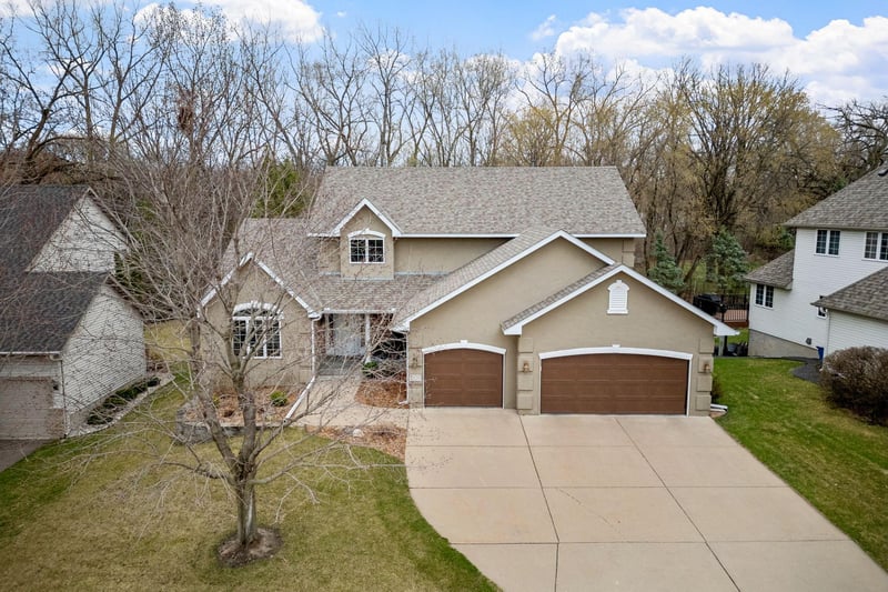 2670 Barclay St N, Maplewood, MN 55109