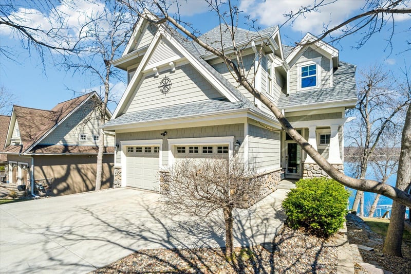 5690 Fairlawn Shores Trl SE, Prior Lake, MN 55372