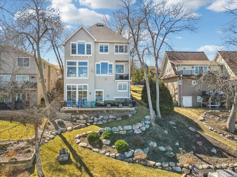 5690 Fairlawn Shores Trl SE, Prior Lake, MN 55372