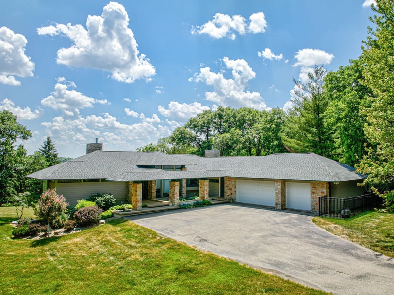 5484 Weatherhill Rd SW, Rochester, MN 55902