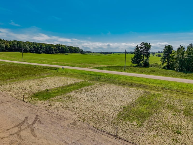37577 470th St #24, Frazee, MN 56544