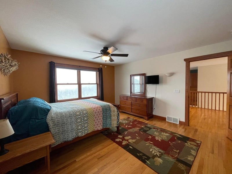 13909 Hillside Rd, Brownsville, MN 55919