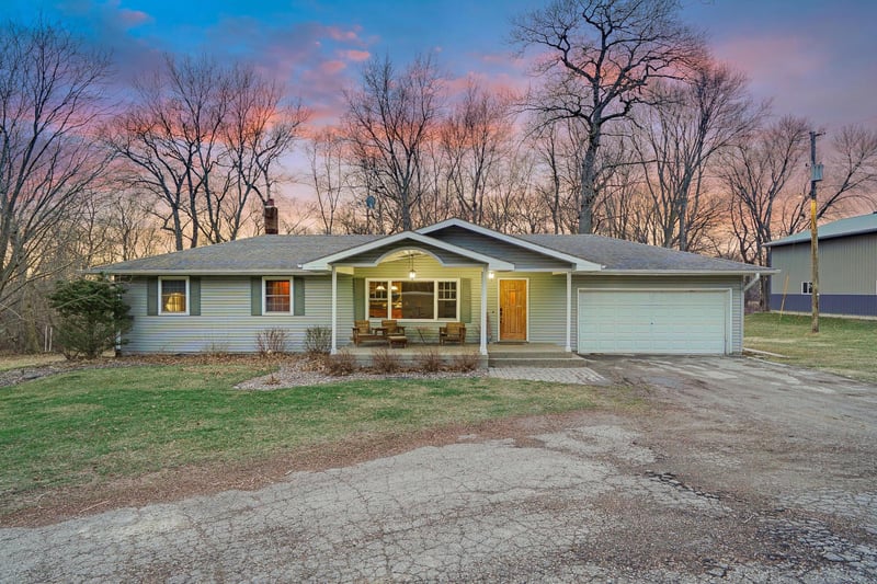 54987 200th Ave, West Concord, MN 55985
