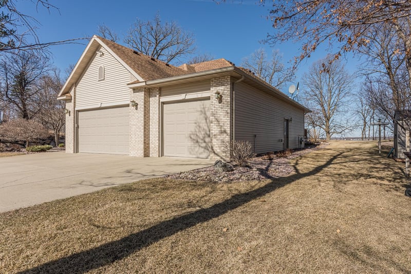 44525 E Little Mcdonald Dr, Perham, MN 56573