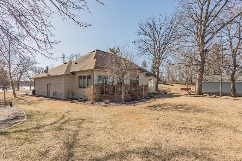 44525 E Little Mcdonald Dr, Perham, MN 56573
