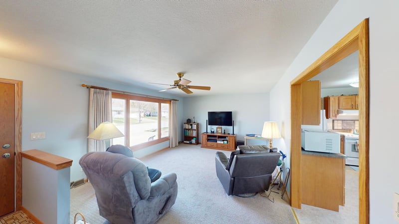 16639 S 10th St, Galesville, WI 54630