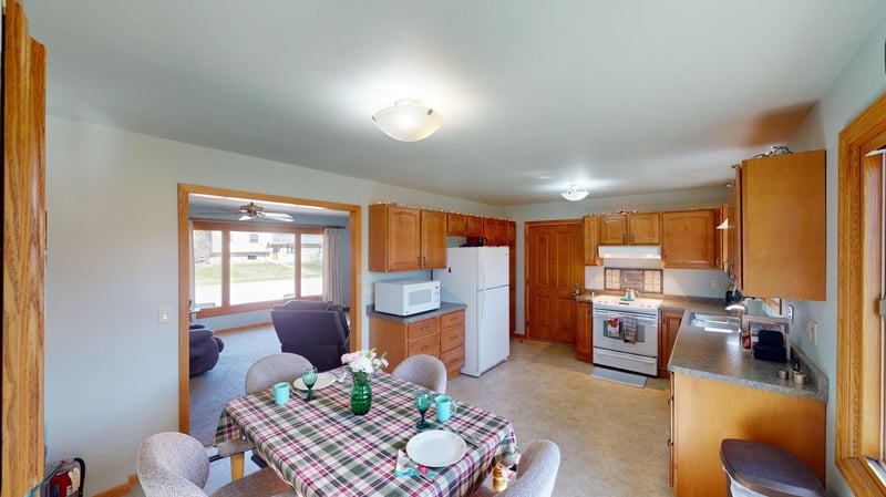 16639 S 10th St, Galesville, WI 54630