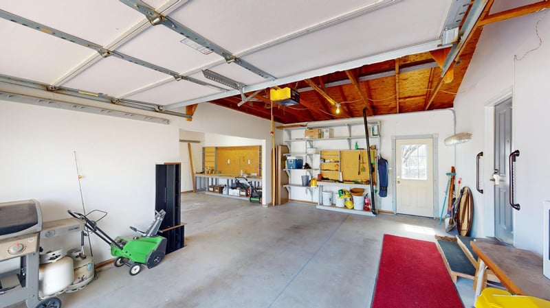 16639 S 10th St, Galesville, WI 54630