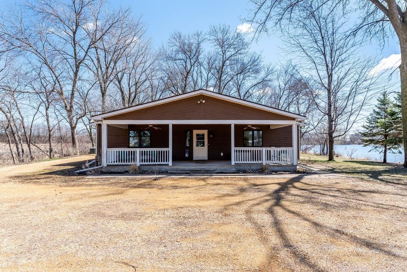 22011 Oriole Rd, Madison Lake, MN 56063