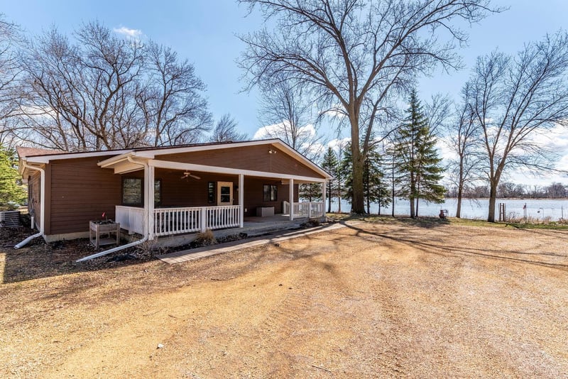 22011 Oriole Rd, Madison Lake, MN 56063