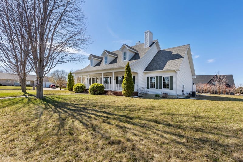 1 Crystal Ct, Saint James, MN 56081