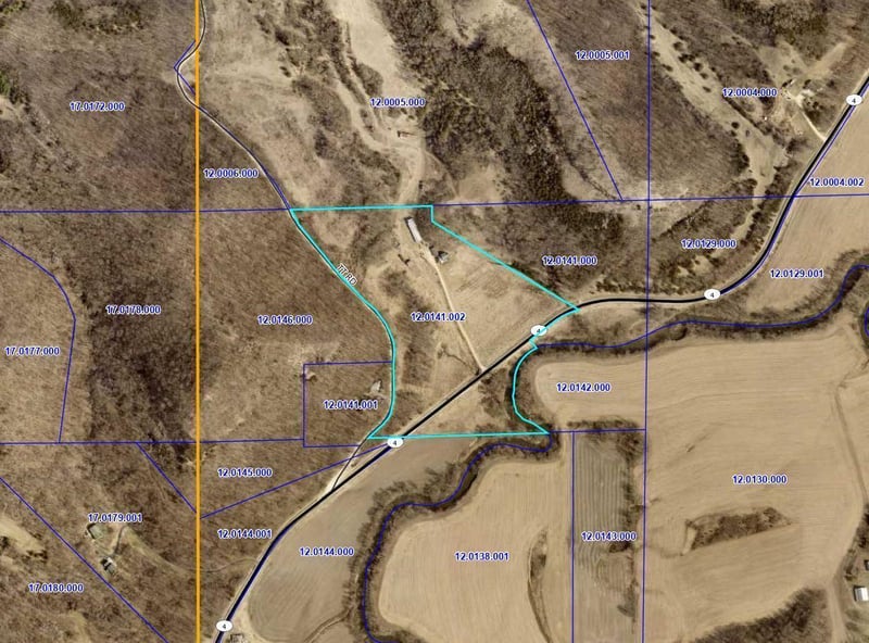 8404 County 4, Houston, MN 55943