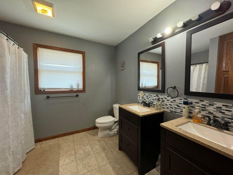 8404 County 4, Houston, MN 55943