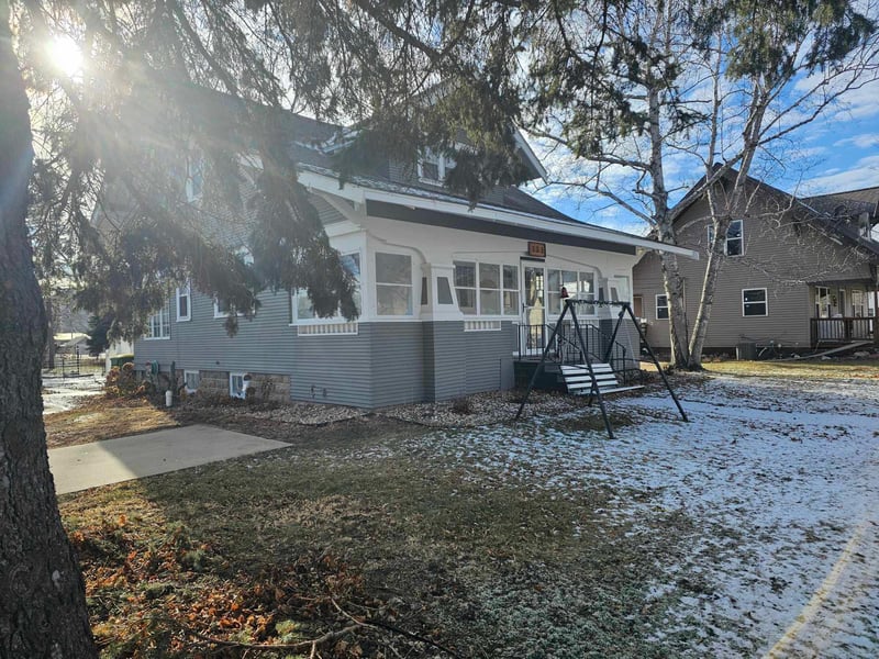 131 W Maple St, Edgerton, MN 56128