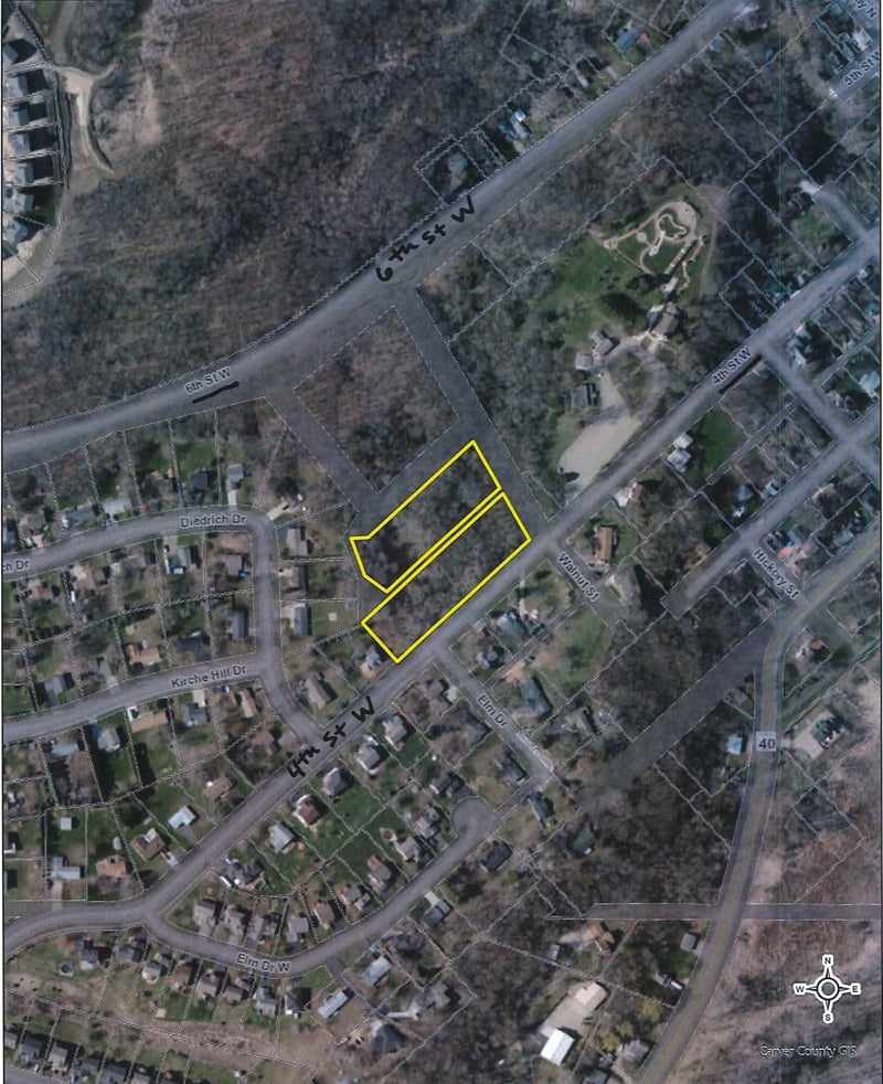 412 4th St W, Carver, MN 55315