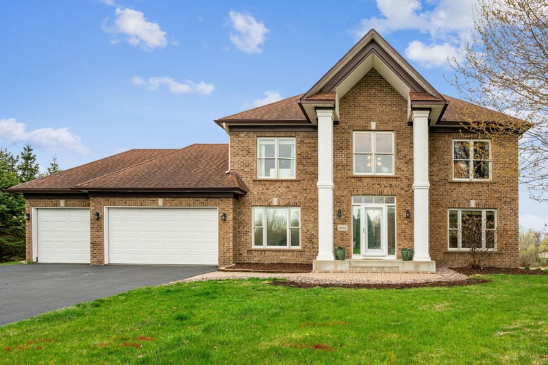 4042 Turtle Rd, Minnetrista, MN 55375