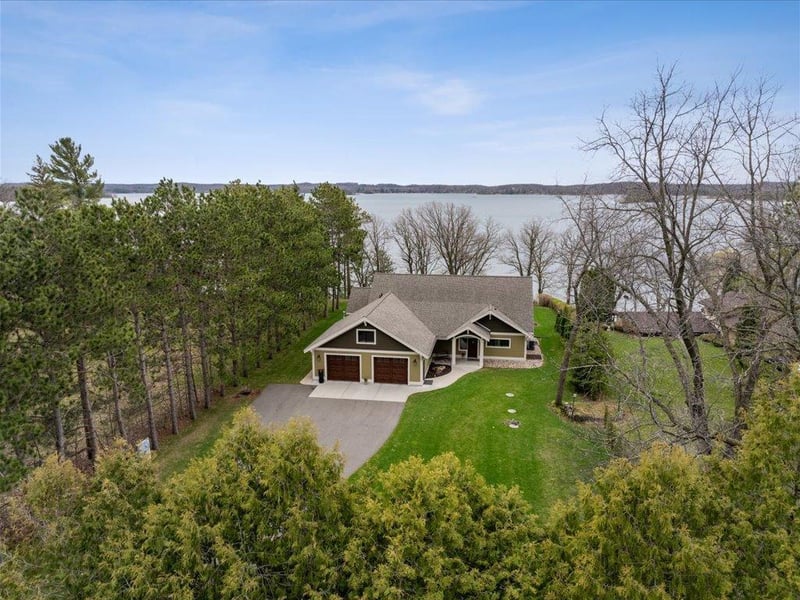 5163 320th St, Cushing, MN 56443