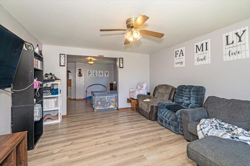 608 16th Ave W, Ashland, WI 54806