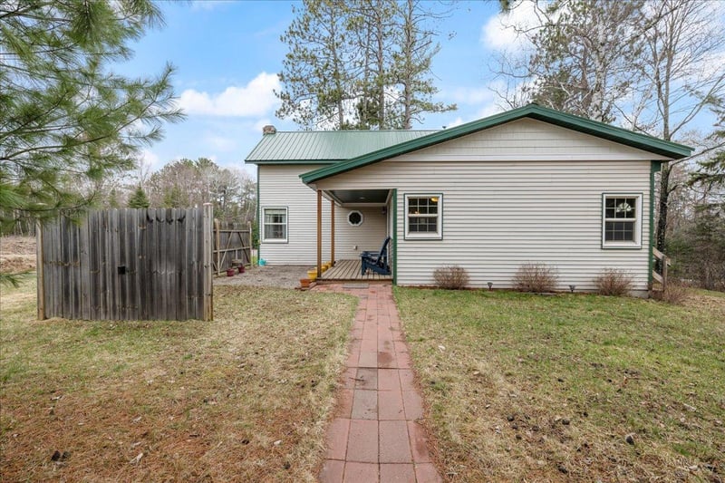 7520 Peel Rd, Britt, MN 55710