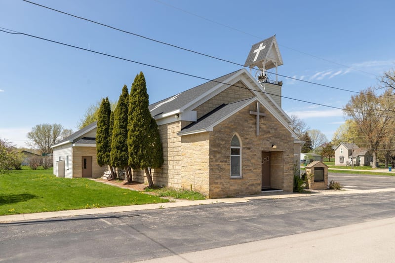 515 Walnut St, Mantorville, MN 55955