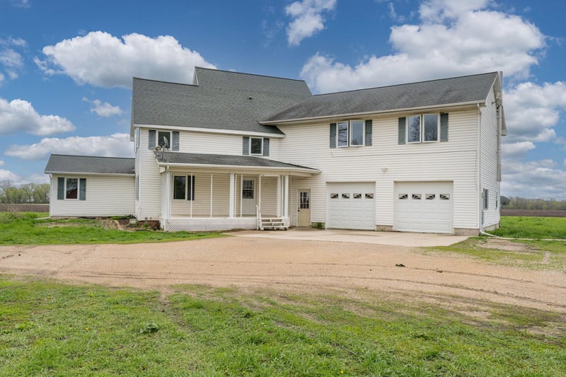 84543 305th St, Madelia, MN 56062