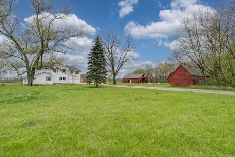 84543 305th St, Madelia, MN 56062