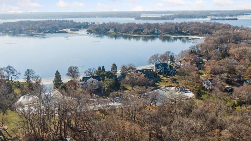 2474 Carman St, Wayzata, MN 55391