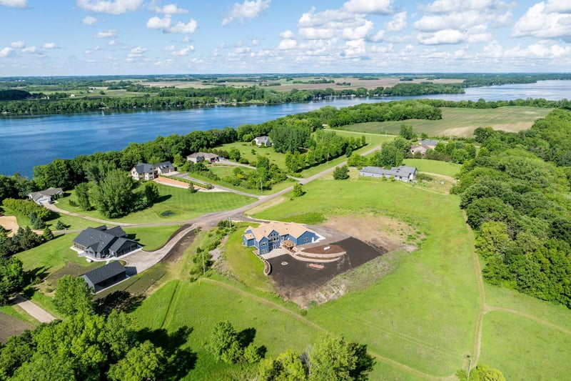 18677 Shelby Ct, Waterville, MN 56096