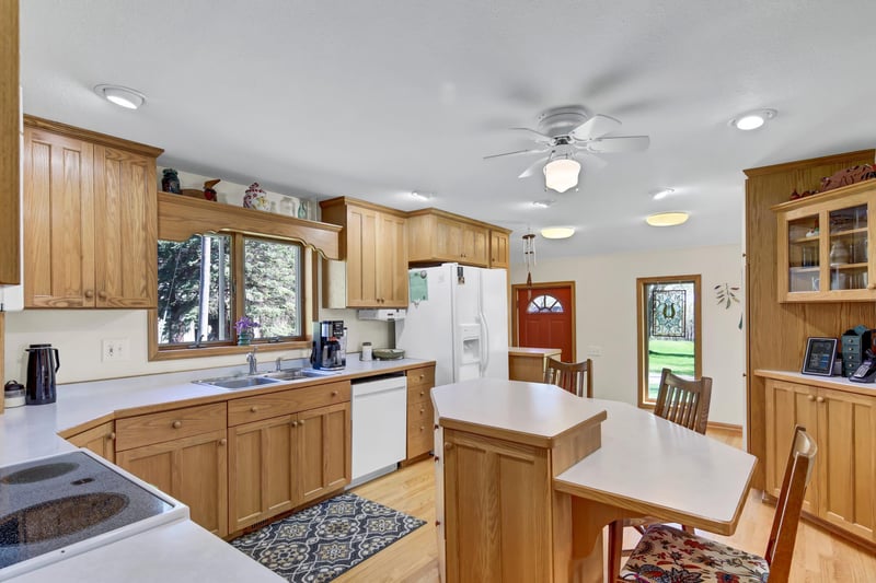 17672 540th St, West Concord, MN 55985