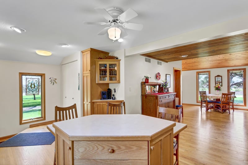 17672 540th St, West Concord, MN 55985