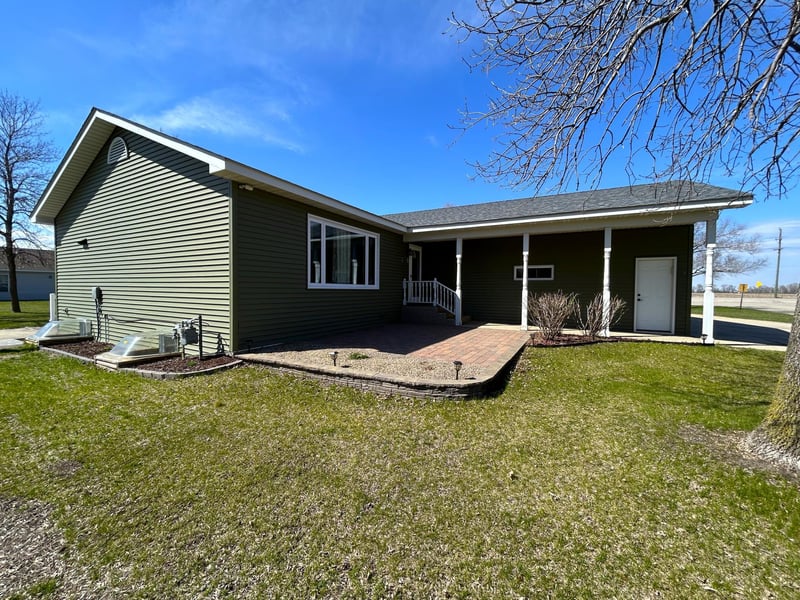 949 Ash St, Appleton, MN 56208