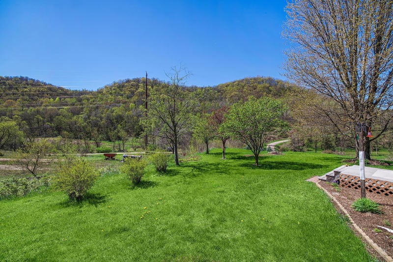 W842 Guenther Rd, Fountain City, WI 54629