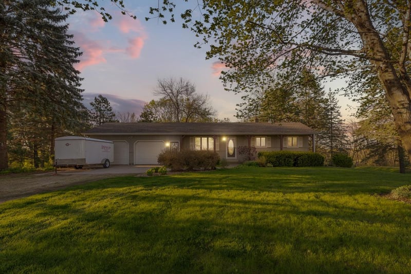 9715 40th St W, Webster, MN 55088