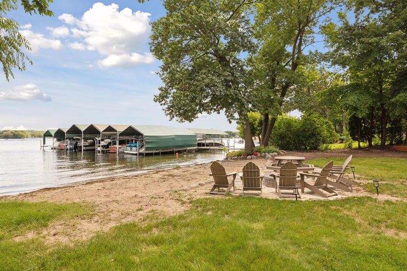 155 Gideons Point Rd, Excelsior, MN 55331