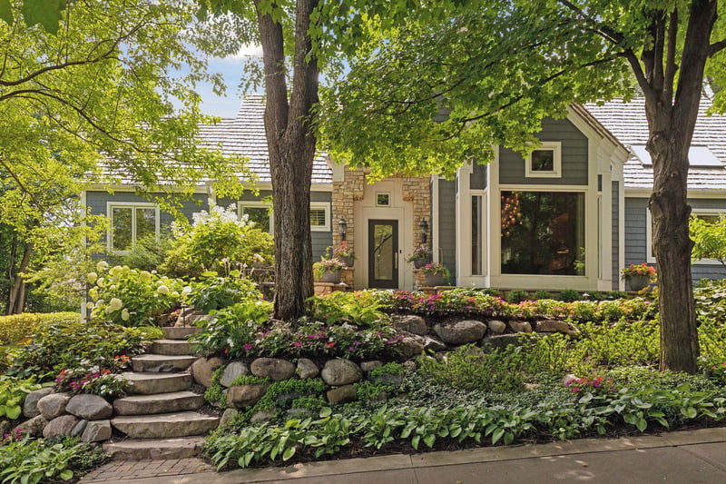 155 Gideons Point Rd, Excelsior, MN 55331