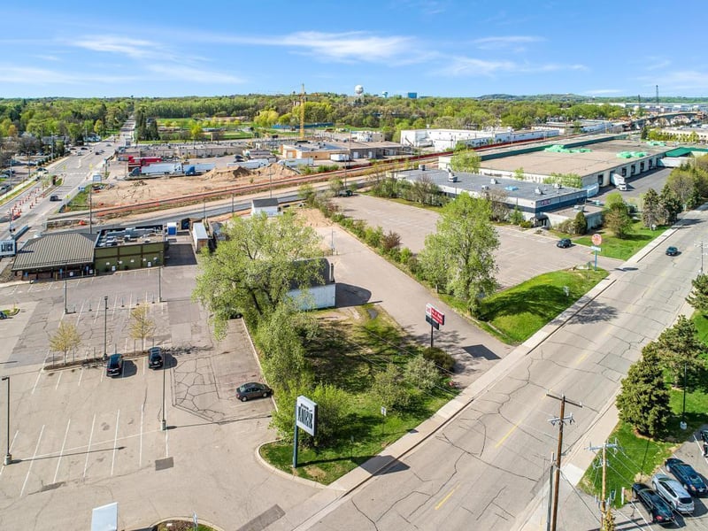 1102 2nd St NE, Hopkins, MN 55343