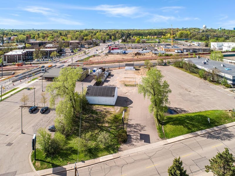 1102 2nd St NE, Hopkins, MN 55343