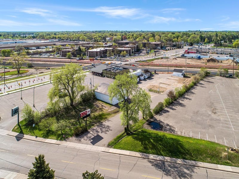 1102 2nd St NE, Hopkins, MN 55343
